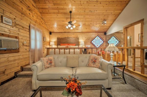 Studio with Deck Near Thorncrown Chapel and Lakes
